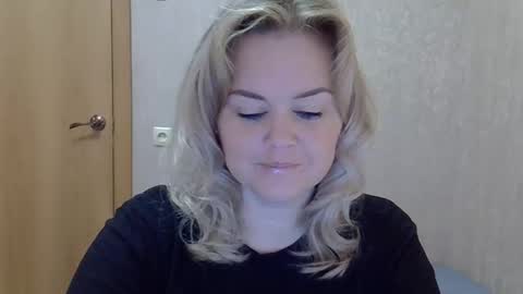 karennelsonx online show from September 30, 11:15 am