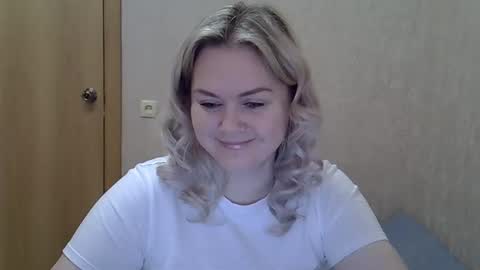 karennelsonx online show from February 10, 10:41 am