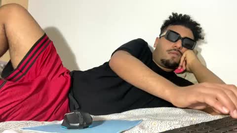 karim03larbi online show from January 18, 2:12 pm