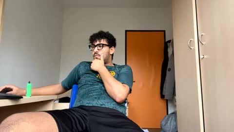 karim03larbi online show from February 28, 10:20 am