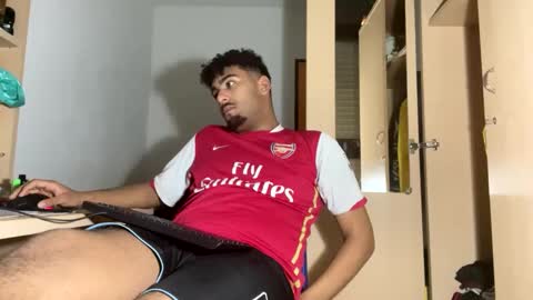 karim03larbi online show from March 12, 7:49 pm