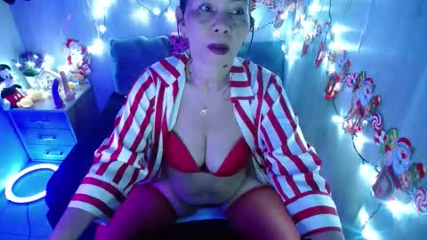Snapshot of karina__milf chatting on November 26, 4:13 am KARINA MILF online show from November 26, 4:13 am