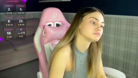 karina_broks online show from October 17, 8:39 am