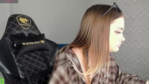 karina_broks online show from November 11, 1:33 pm