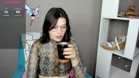 Snapshot of karina_kelly chatting on November 17, 2:28 am karina online show from November 17, 2:28 am