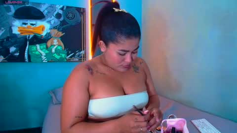 Snapshot of karina_milf1 chatting on March 4, 11:49 am karina_milf1 online show from March 4, 11:49 am