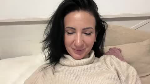 Snapshot of karinablair chatting on December 22, 2:39 am Karina online show from December 22, 2:39 am