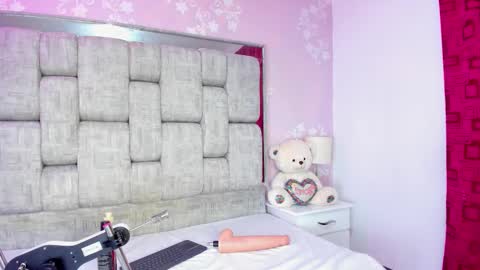 KarinaSimonz online show from March 11, 3:23 am