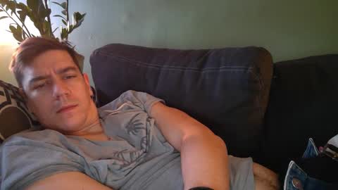 Snapshot of karl_mask chatting on December 9, 1:34 pm Karl online show from December 9, 1:34 pm