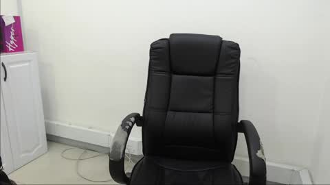 karla_cg online show from April 10, 3:50 pm