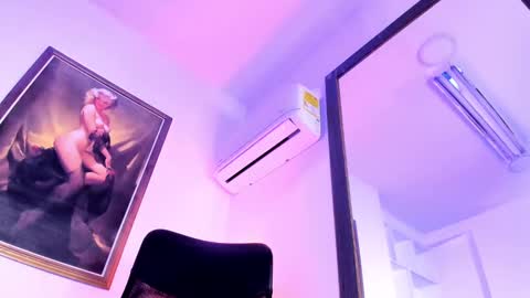 Snapshot of karla_gonzaless chatting on February 13, 10:11 pm Karla Gonzaless online show from February 13, 10:11 pm