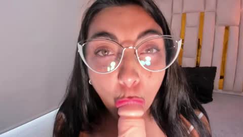 Snapshot of karla_hernandez chatting on February 17, 5:10 pm Karla online show from February 17, 5:10 pm