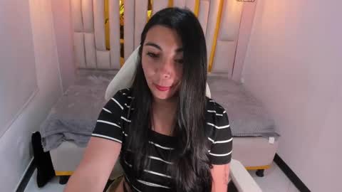 Snapshot of karla_hernandez chatting on March 12, 5:07 pm Karla online show from March 12, 5:07 pm