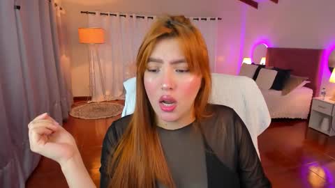 Snapshot of karla_hill_28 chatting on September 14, 4:33 am Karlita online show from September 14, 4:33 am