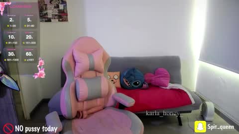 Snapshot of karla_honey_ chatting on December 18, 7:09 pm Karla online show from December 18, 7:09 pm