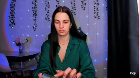 karla_lim online show from February 5, 11:55 am