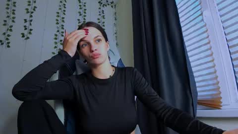 karla_lim online show from October 21, 1:56 pm