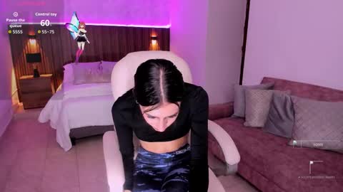 Snapshot of karlaa_james chatting on October 6, 11:07 am Karlaa  online show from October 6, 11:07 am