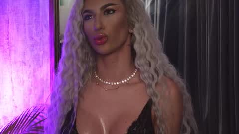 KarlaBart online show from October 1, 7:53 pm