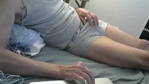 Snapshot of karledgar33 chatting on October 25, 6:54 am Karl online show from October 25, 6:54 am