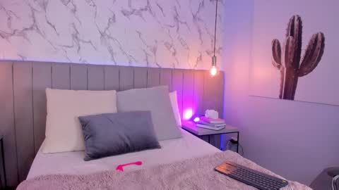 karlla_brown online show from October 30, 1:45 pm