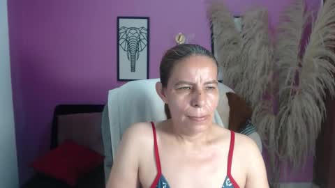 Snapshot of karlye_hot chatting on October 24, 5:15 am KARLYE online show from October 24, 5:15 am