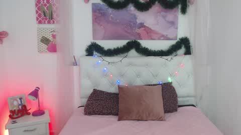 Snapshot of karol_adams_1 chatting on December 10, 10:26 pm karol online show from December 10, 10:26 pm