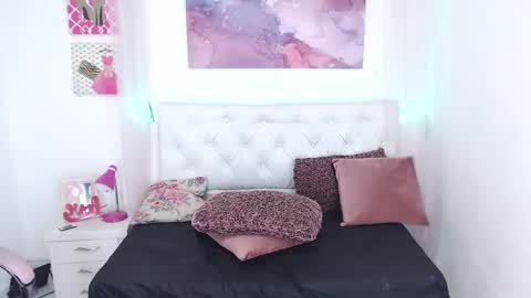 Snapshot of karol_adams_1 chatting on February 7, 12:53 am karol online show from February 7, 12:53 am