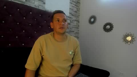 Snapshot of karol_and_paul chatting on December 20, 8:12 pm karol and paul online show from December 20, 8:12 pm