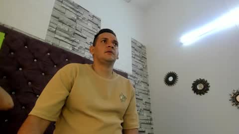 Snapshot of karol_and_paul chatting on January 14, 8:04 pm karol and paul online show from January 14, 8:04 pm