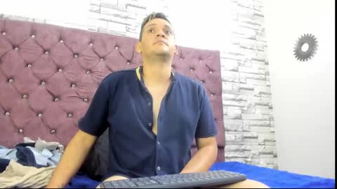Snapshot of karol_and_paul chatting on January 16, 2:19 am karol and paul online show from January 16, 2:19 am