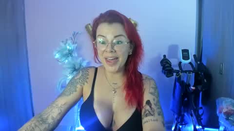 Snapshot of karol_milf__ chatting on December 6, 12:56 am kAROL MILF online show from December 6, 12:56 am