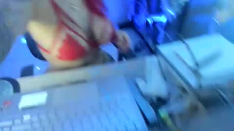 Snapshot of karol_milf__ chatting on December 22, 5:10 pm kAROL MILF online show from December 22, 5:10 pm