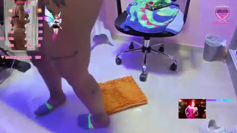 Snapshot of karol_milf__ chatting on September 27, 12:48 am kAROL MILF online show from September 27, 12:48 am