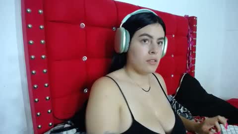 Snapshot of karolay_su chatting on February 22, 4:29 am ARIANNA online show from February 22, 4:29 am