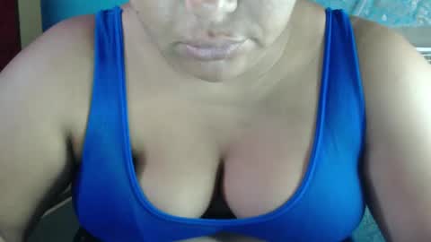 Snapshot of karolbb chatting on December 2, 11:23 am karolbb online show from December 2, 11:23 am