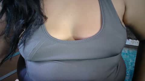 Snapshot of karolbb chatting on December 7, 5:20 pm karolbb online show from December 7, 5:20 pm