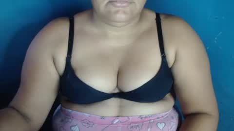 Snapshot of karolbb chatting on January 8, 11:21 am karolbb online show from January 8, 11:21 am