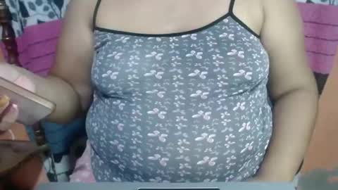 Snapshot of karolbb chatting on October 15, 12:33 am karolbb online show from October 15, 12:33 am