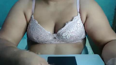 Snapshot of karolbb chatting on October 19, 10:43 pm karolbb online show from October 19, 10:43 pm