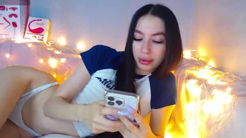 Snapshot of karolina_hottie_ chatting on January 15, 3:33 am Kira online show from January 15, 3:33 am