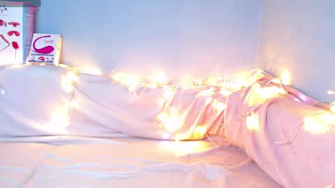 Snapshot of karolina_hottie_ chatting on February 22, 3:12 am Kira online show from February 22, 3:12 am