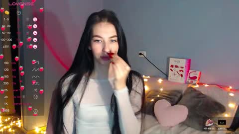 Snapshot of karolina_hottie_ chatting on October 2, 2:40 am Kira online show from October 2, 2:40 am
