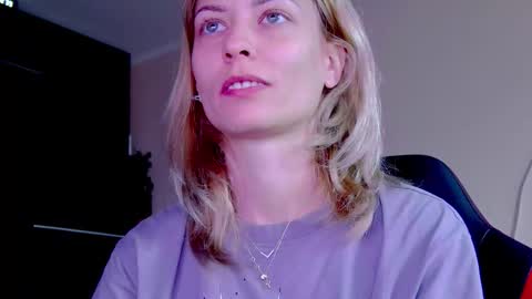 karoline121 online show from October 8, 9:40 am