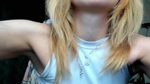 karoline121 online show from February 16, 9:11 pm