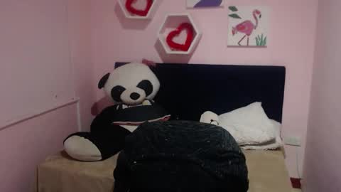 Snapshot of karolineburnx chatting on March 1, 10:45 am Isa online show from March 1, 10:45 am