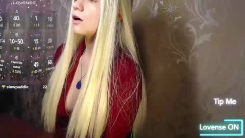 Snapshot of karolynafox chatting on February 14, 8:55 am Caroline Fox online show from February 14, 8:55 am