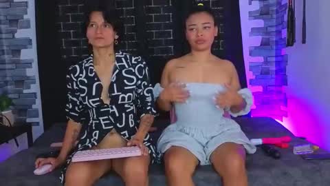 Snapshot of kasandraandsilvii chatting on November 25, 3:23 pm kasandraandsilvii online show from November 25, 3:23 pm