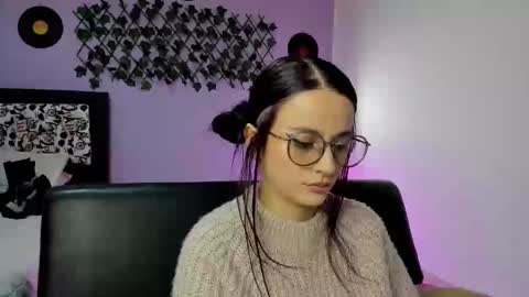 Snapshot of kassandra_james chatting on December 2, 12:09 am kassandra james online show from December 2, 12:09 am