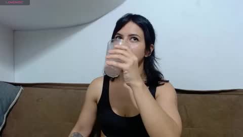 Snapshot of kassandraaa_ chatting on February 18, 1:45 am Kasandra online show from February 18, 1:45 am